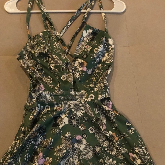 Mini dress with keyhole and unique straps! - Picture 2 of 6